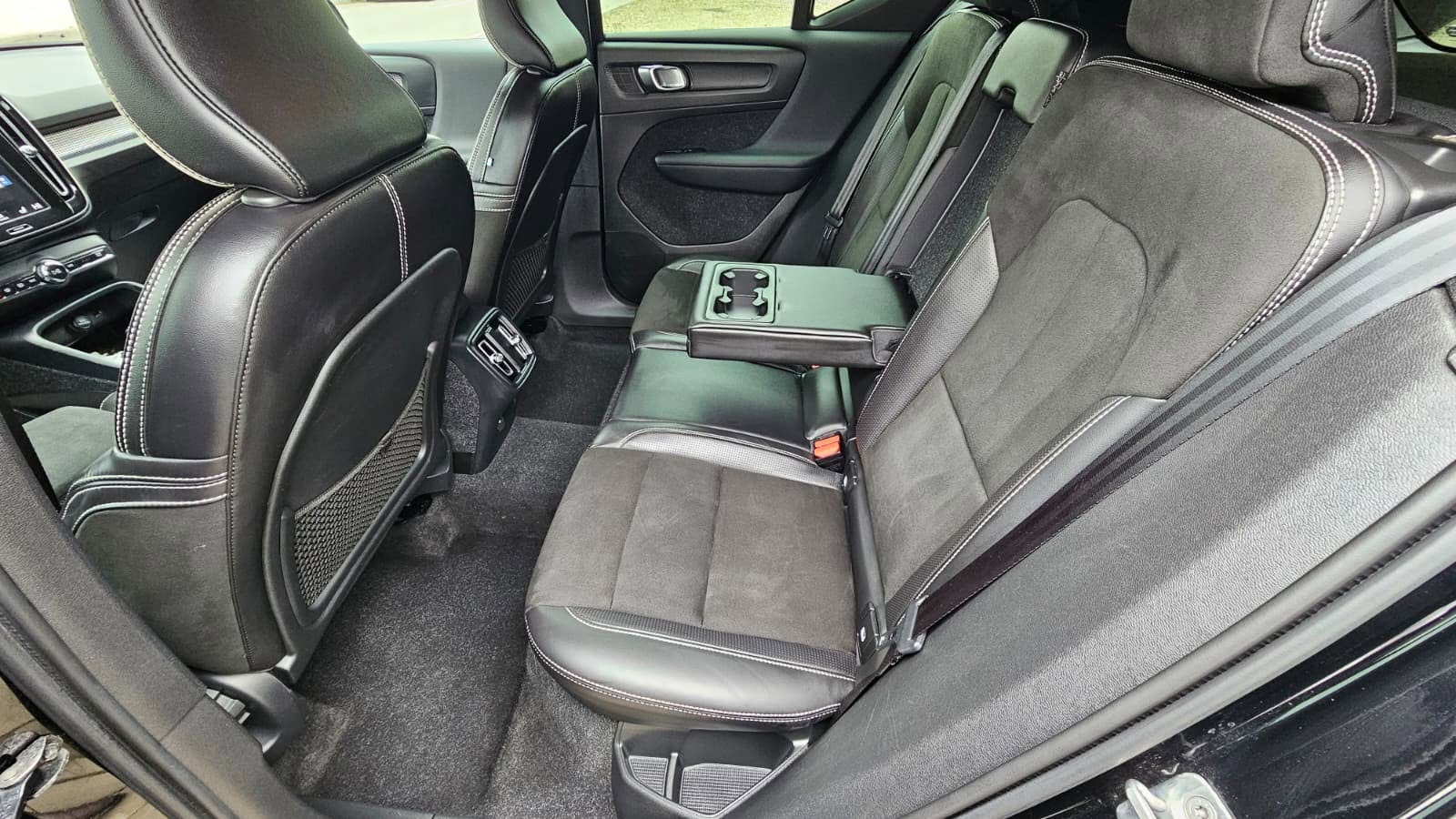 foto Volvo XC40 R-Design AWD 4x4