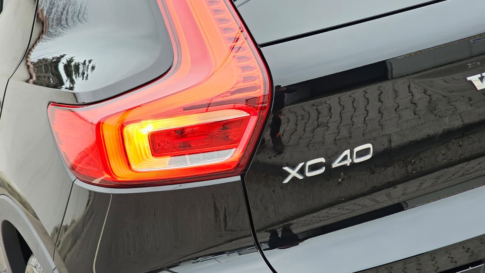 foto Volvo XC40 R-Design AWD 4x4