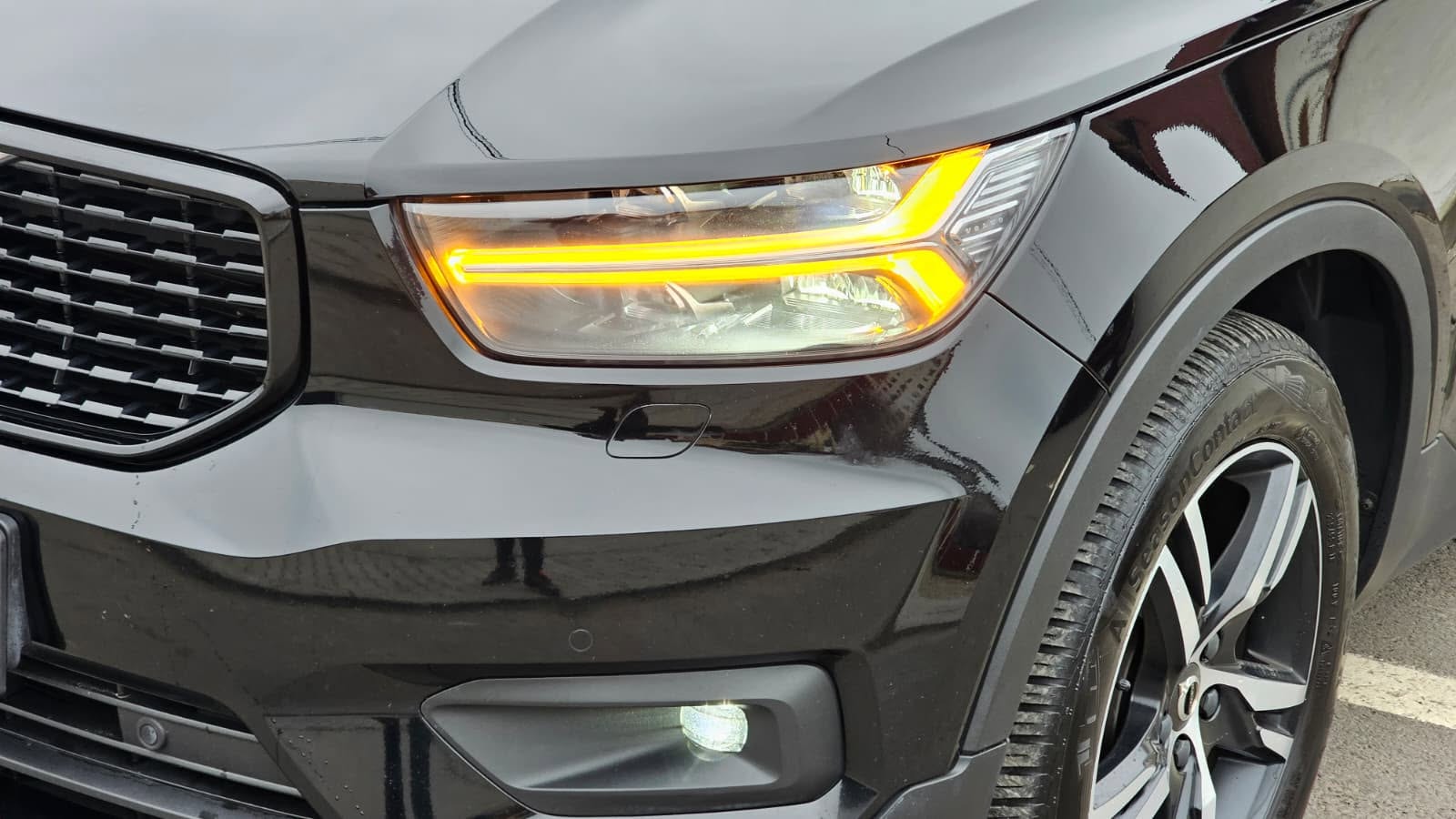 foto Volvo XC40 R-Design AWD 4x4