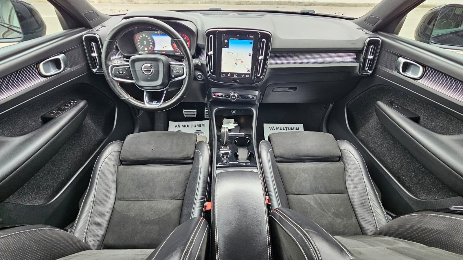 foto Volvo XC40 R-Design AWD 4x4