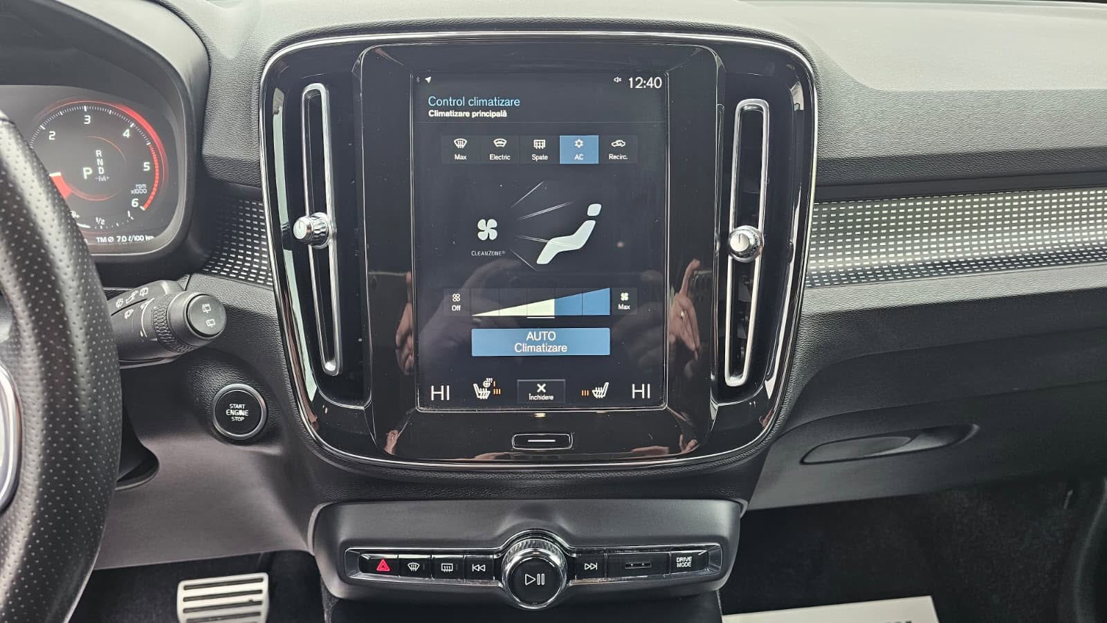 foto Volvo XC40 R-Design AWD 4x4