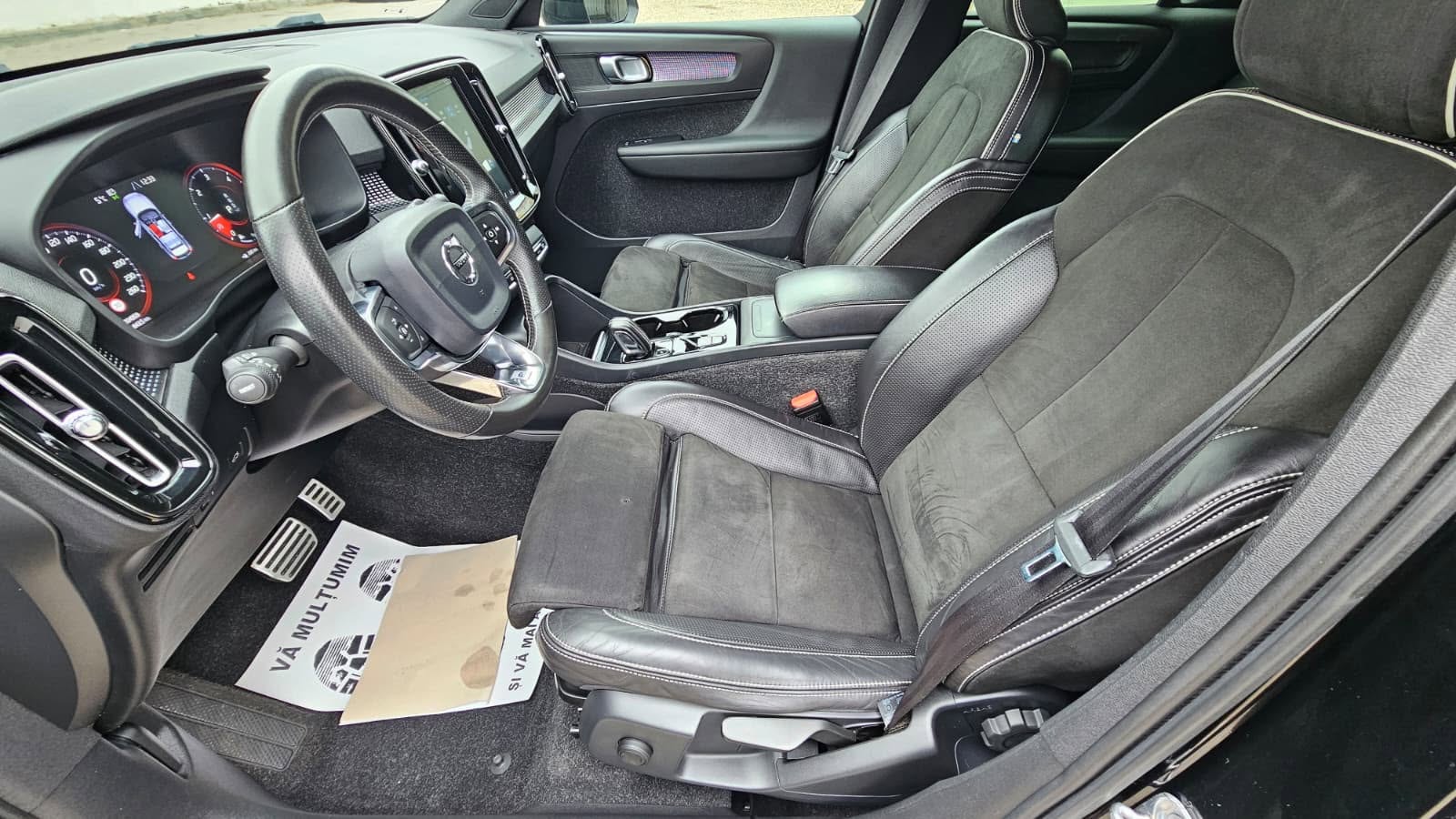 foto Volvo XC40 R-Design AWD 4x4