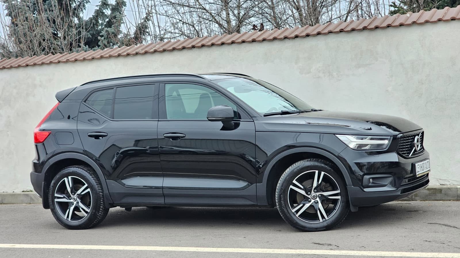 foto Volvo XC40 R-Design AWD 4x4