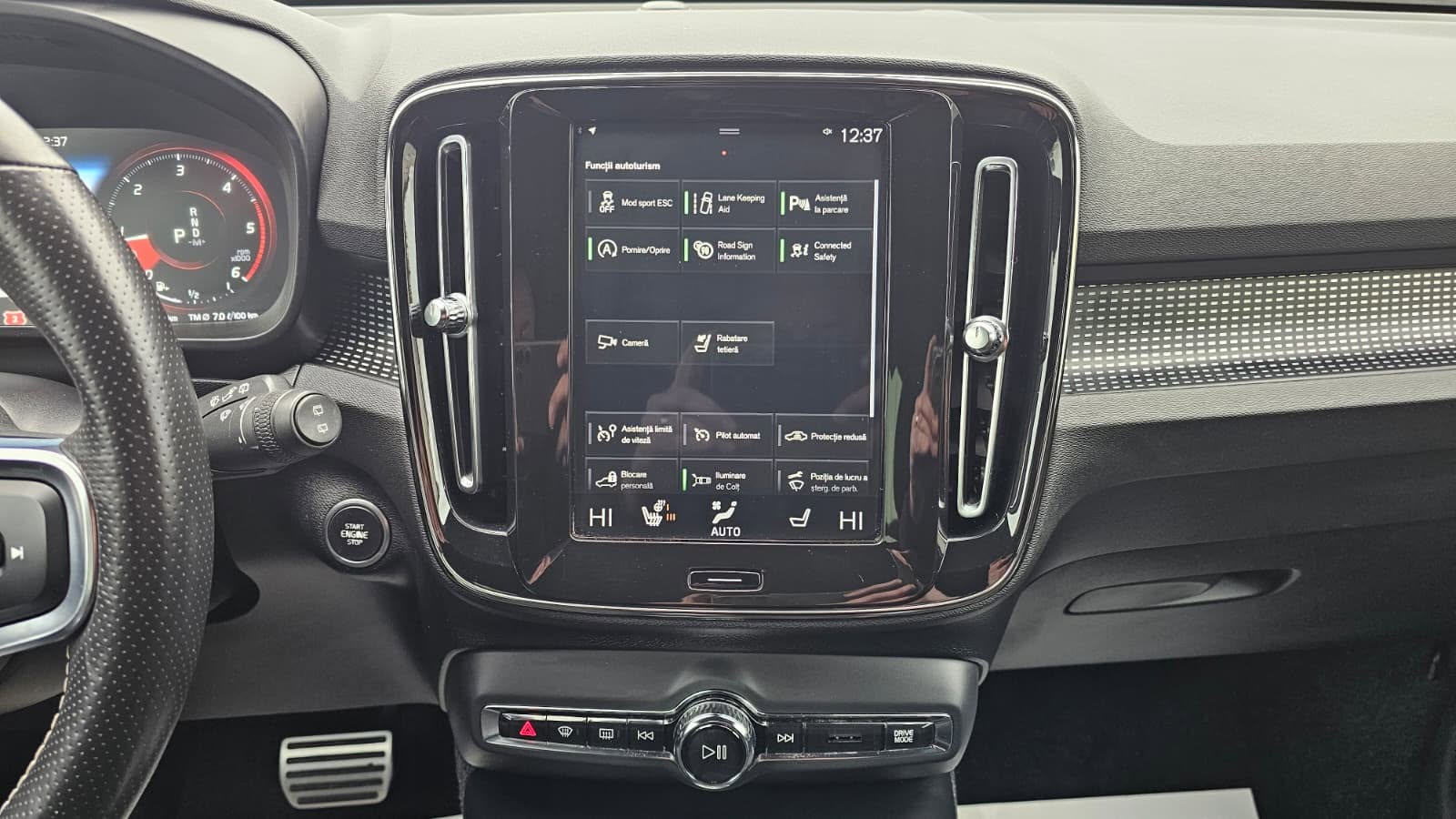 foto Volvo XC40 R-Design AWD 4x4