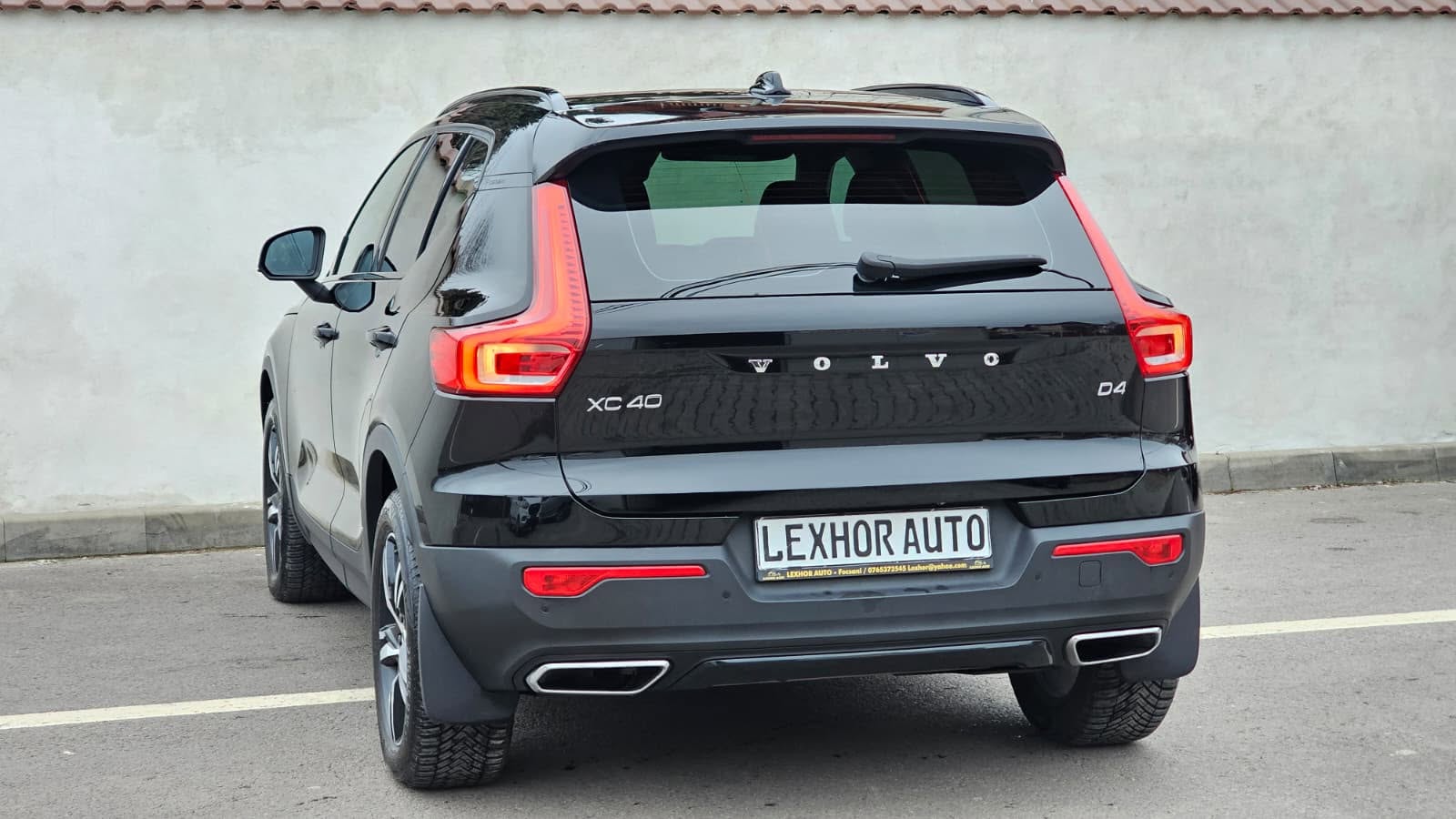 foto Volvo XC40 R-Design AWD 4x4