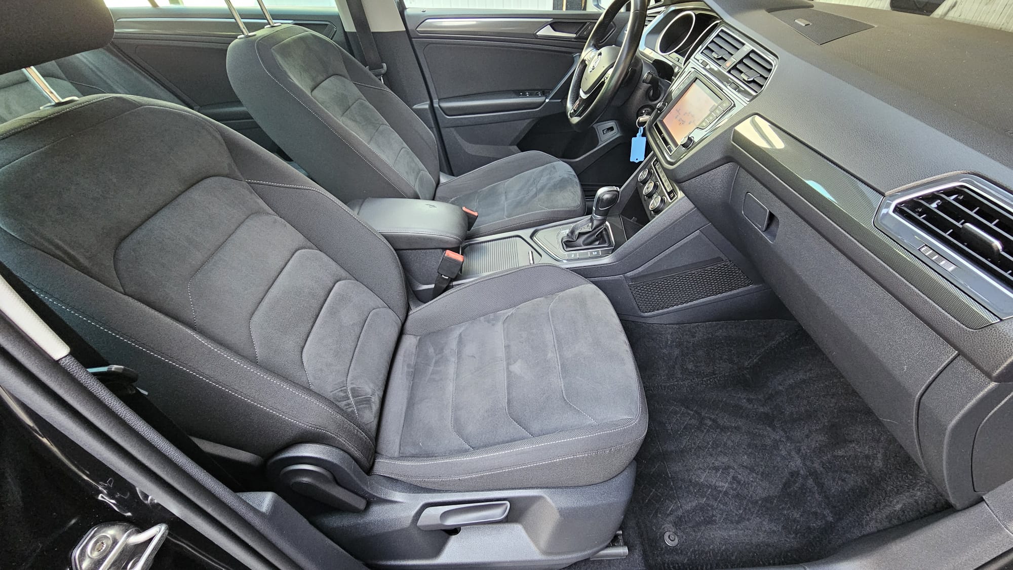 foto Volkswagen Tiguan R-Line