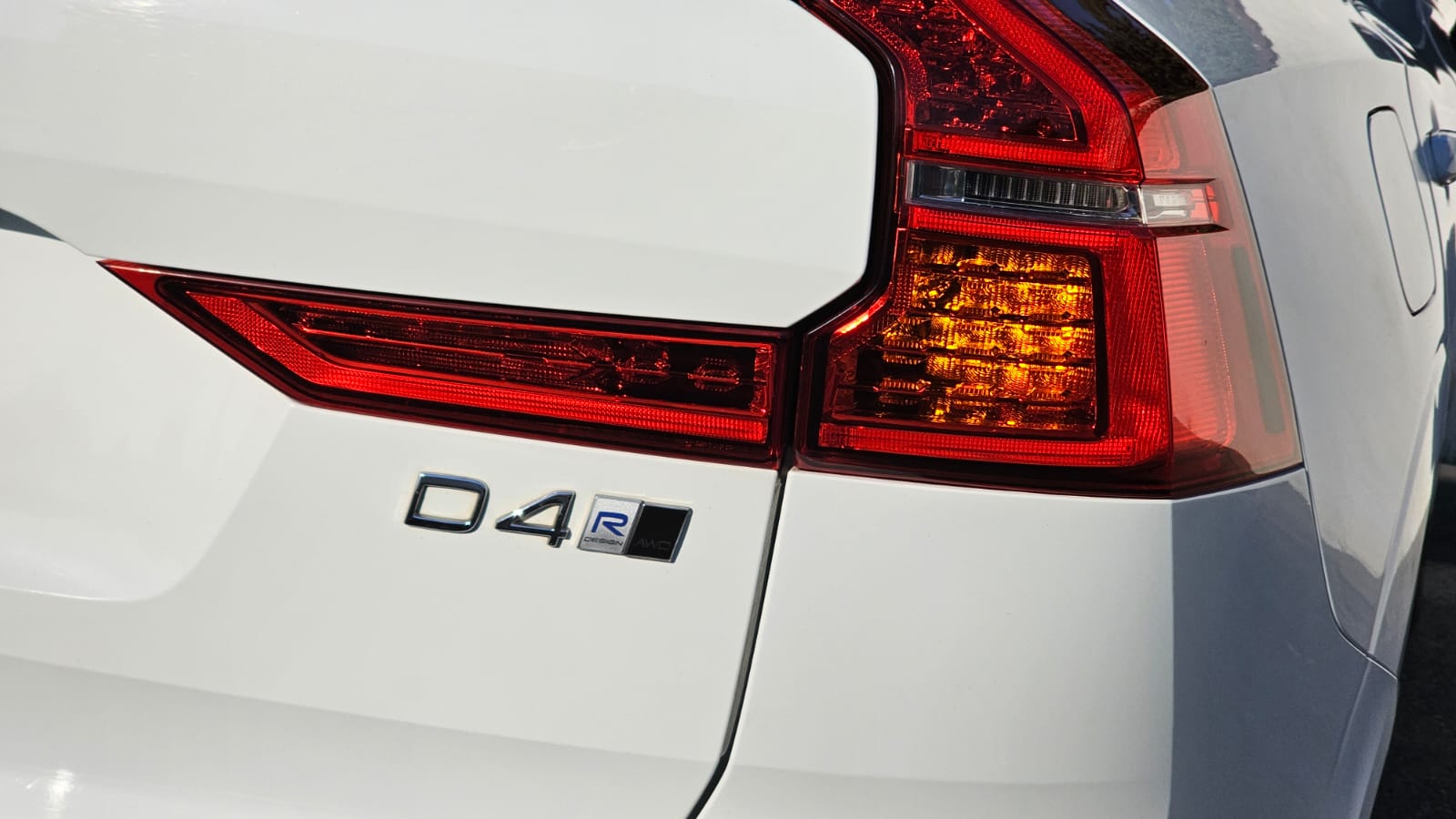 foto Volvo XC40 R-Design AWD 4x4