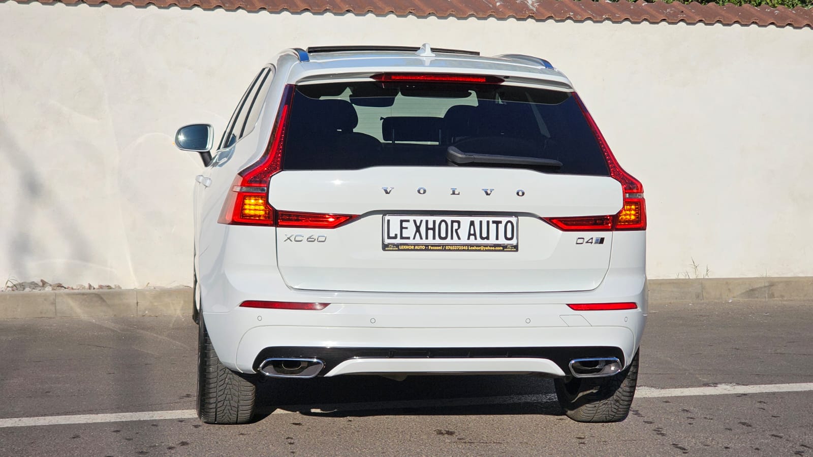 foto Volvo XC40 R-Design AWD 4x4