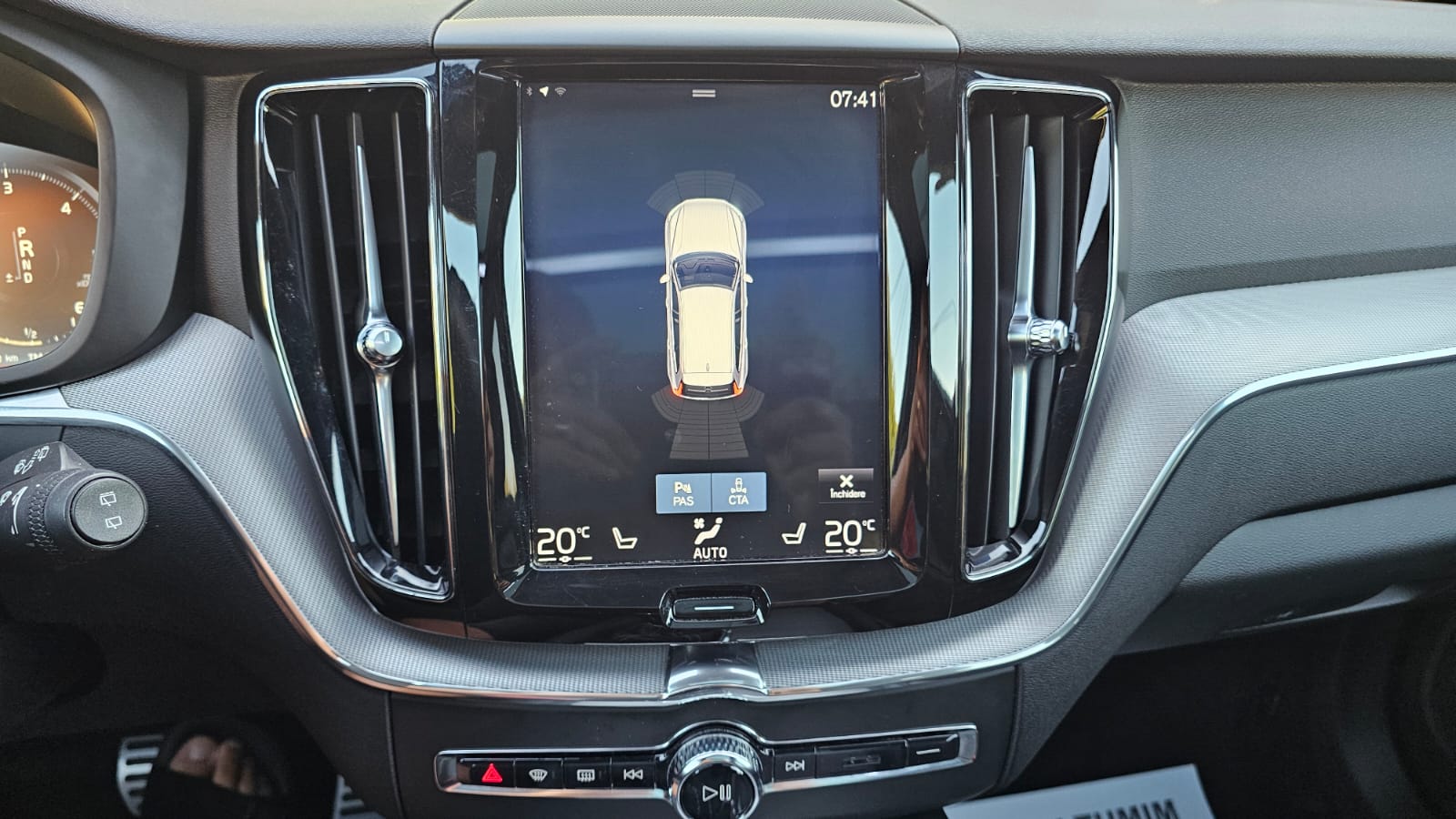 foto Volvo XC40 R-Design AWD 4x4