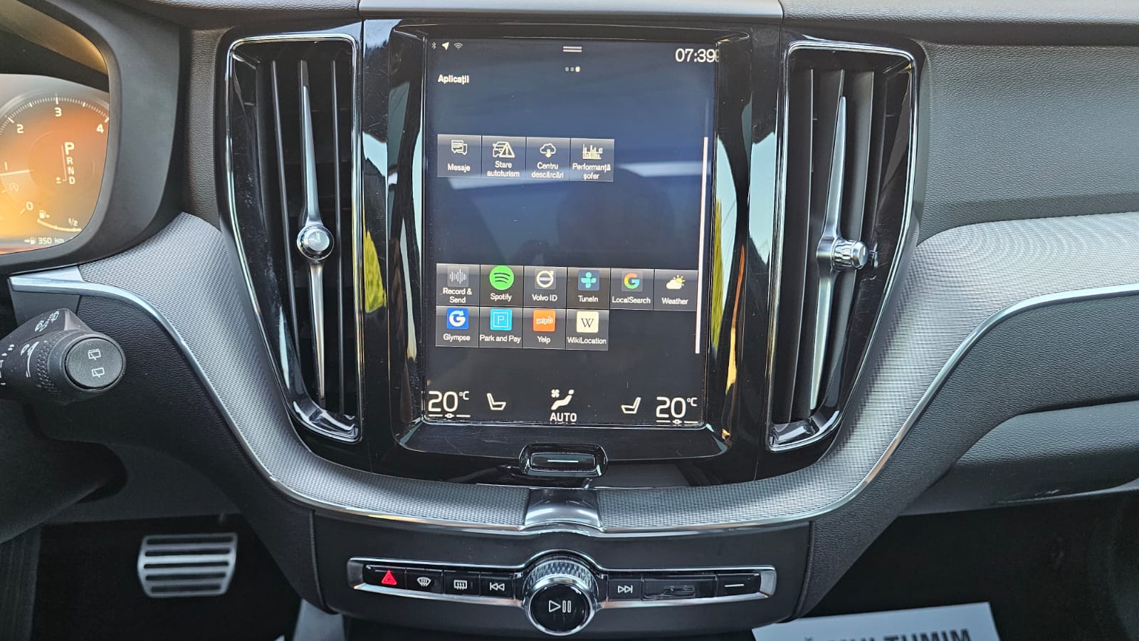foto Volvo XC40 R-Design AWD 4x4