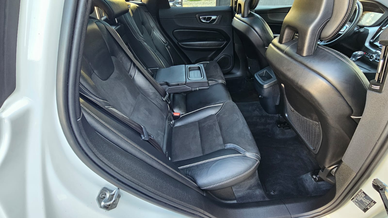 foto Volvo XC40 R-Design AWD 4x4
