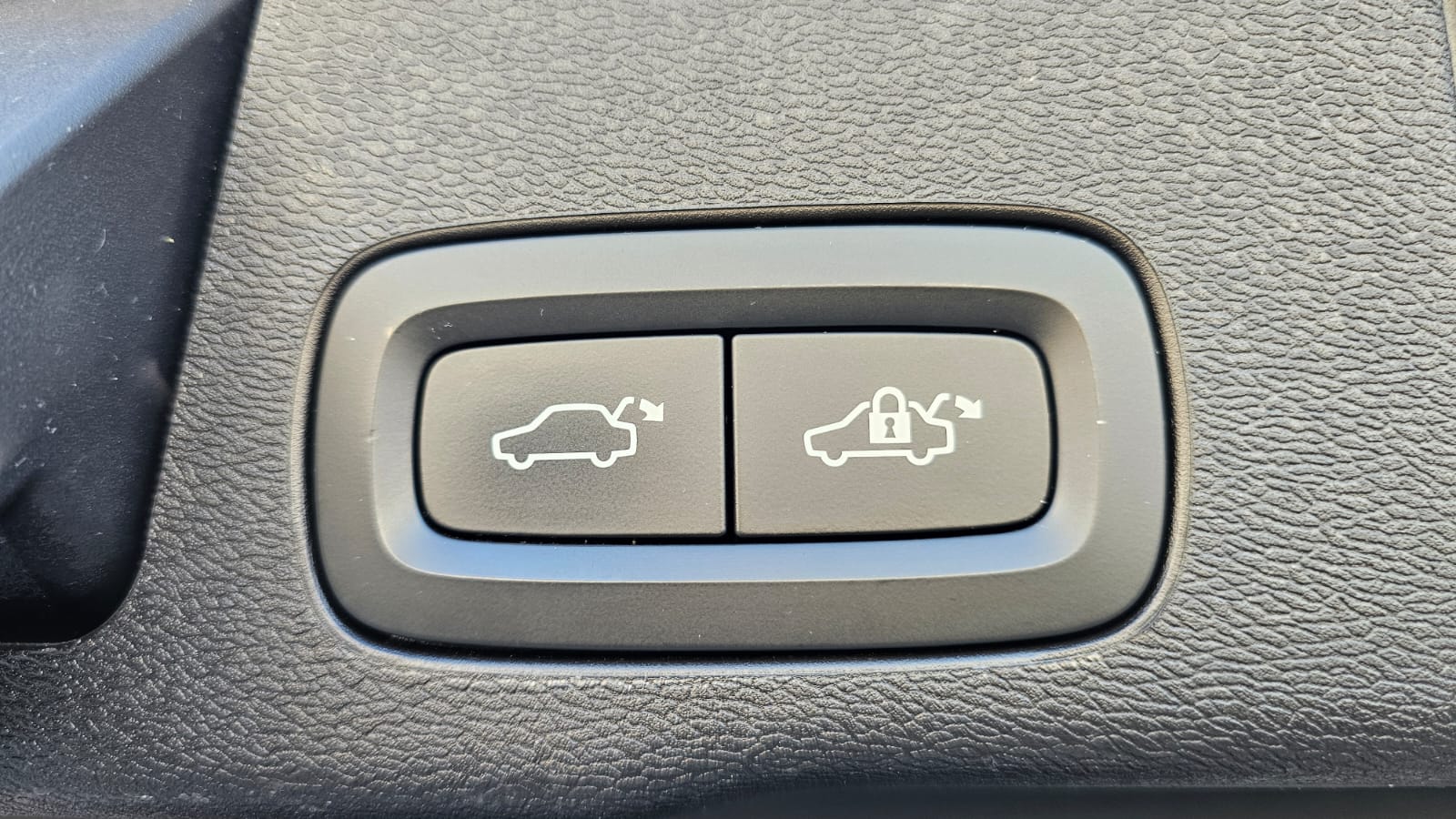 foto Volvo XC40 R-Design AWD 4x4