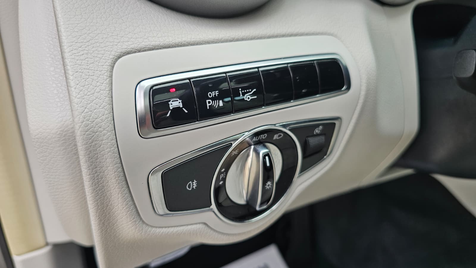 foto MERCEDES C220d AMG PACK