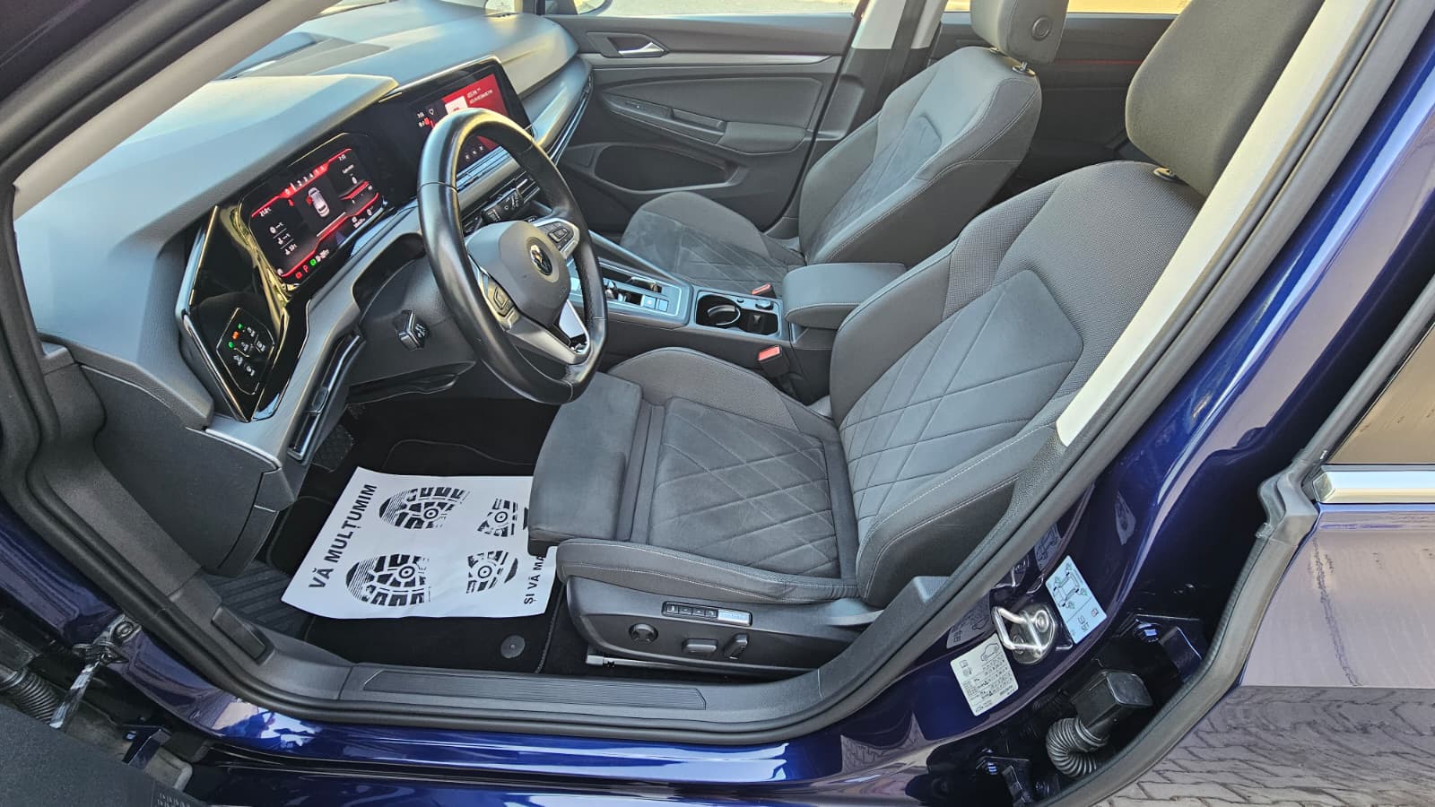 foto Volkswagen Golf 8