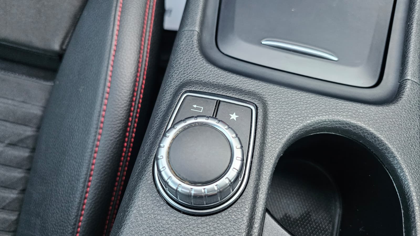 foto MERCEDES GLA