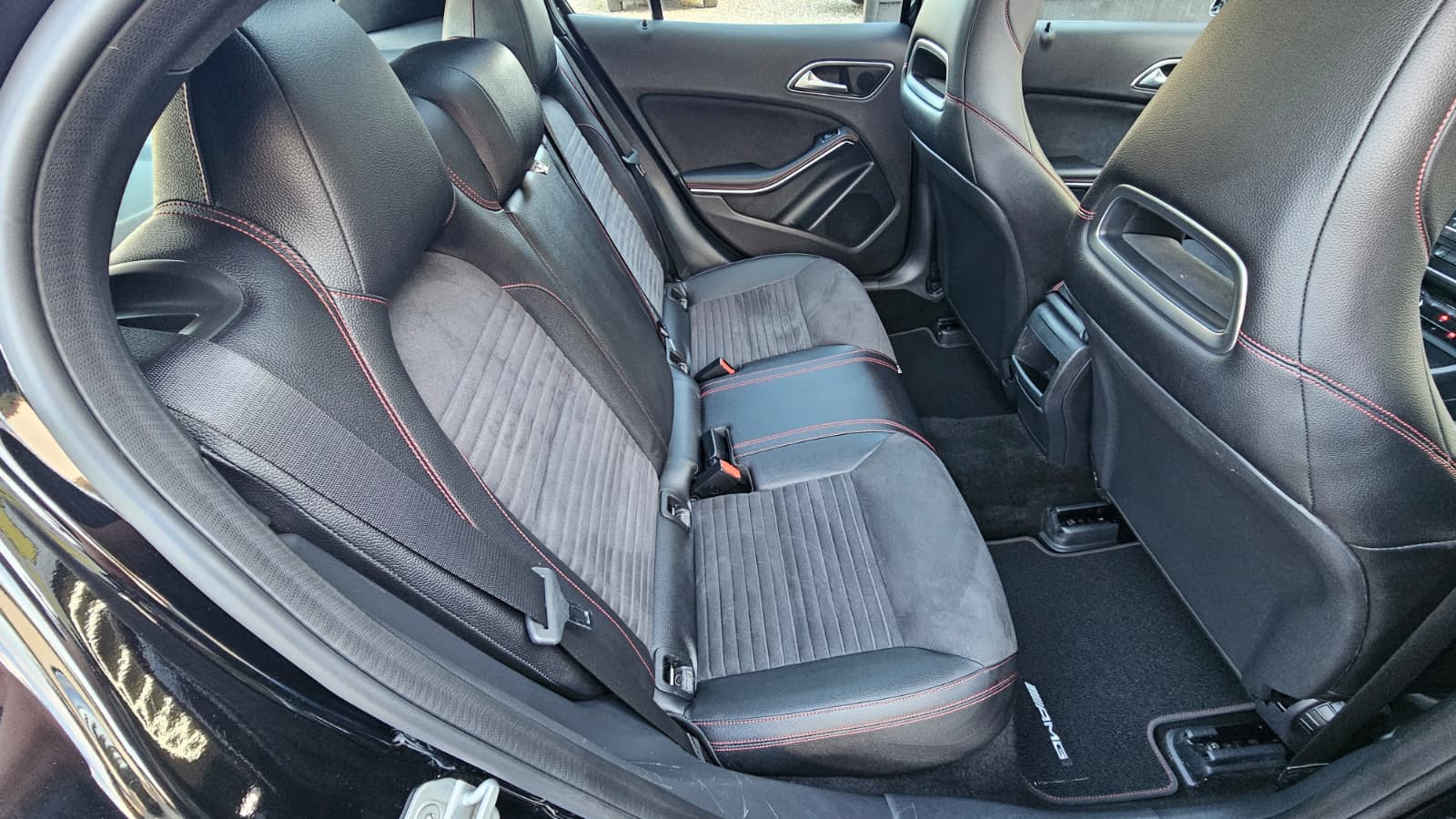 foto MERCEDES GLA