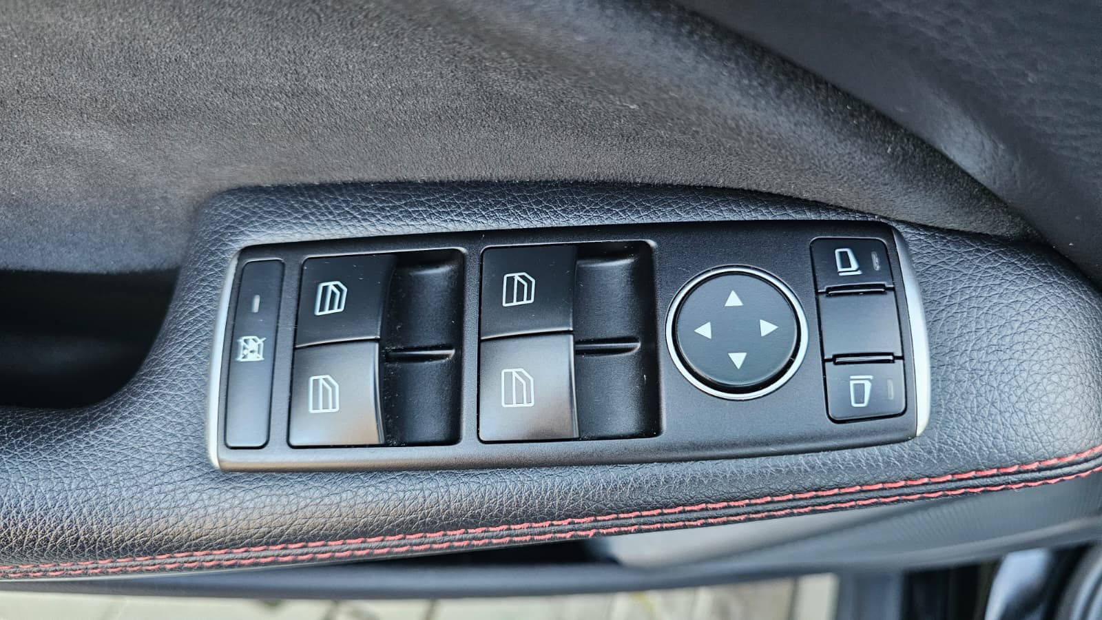 foto MERCEDES GLA